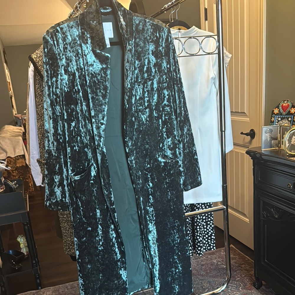 Leith Crushed Velvet Robe in Deep Green